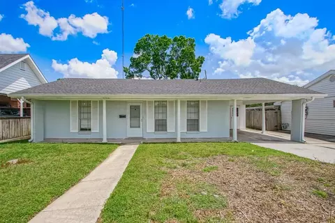 224 Willow Dr, Gretna, LA 70053