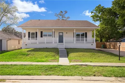 208 Amapola Cir, Terrytown, LA 70056