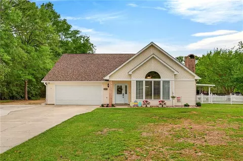 8007 Fishhook Ln, Picayune, MS 39466