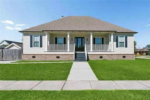 409 Llama Dr, Arabi, LA 70032
