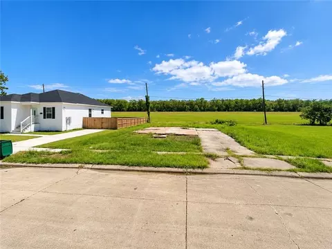 6557 Rue Louis Phillipe St, Marrero, LA 70072