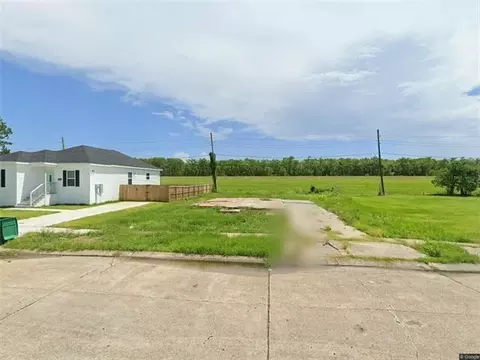 6557 Rue Louis Phillipe St, Marrero, LA 70072