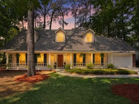 208 Evangeline Dr, Mandeville, LA 70471