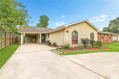 4609 Lake Villa Dr, Metairie, LA 70002