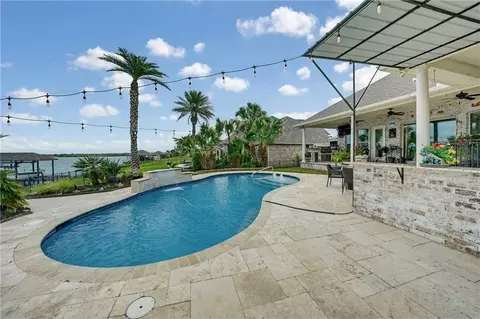 Exterior - 2319 Sunset Blvd, Slidell, LA 70461 photo 5 of 7