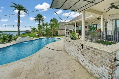 Exterior - 2319 Sunset Blvd, Slidell, LA 70461 photo 4 of 7
