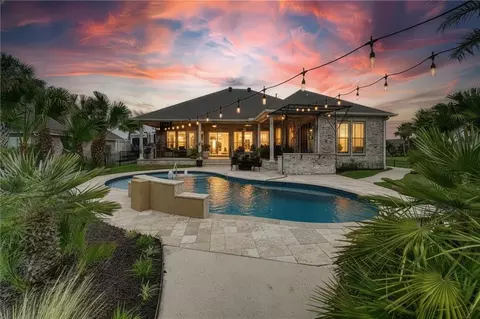 Exterior - 2319 Sunset Blvd, Slidell, LA 70461 photo 2 of 7