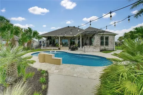 Exterior - 2319 Sunset Blvd, Slidell, LA 70461 photo 6 of 7
