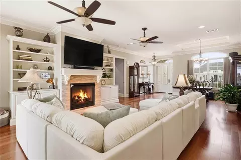 Living - 2319 Sunset Blvd, Slidell, LA 70461 photo 2 of 3