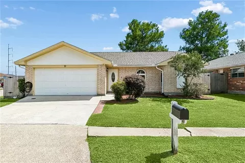 19 Bistineau Ct, Kenner, LA 70065