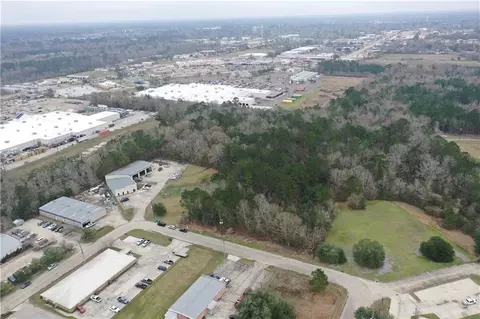 131133 Robin Hood Dr, Hammond, LA 70403
