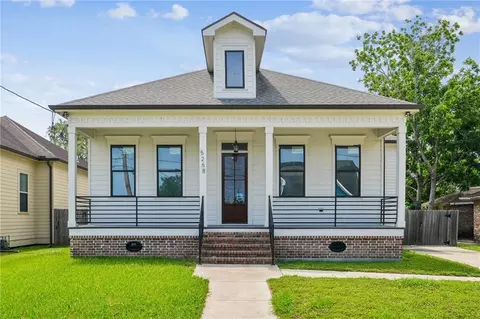 5268 Warrington Dr, New Orleans, LA 70122