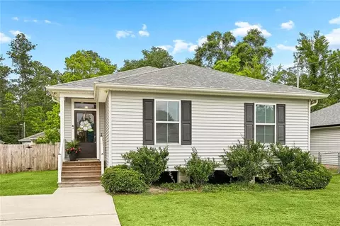 1511 Jasmine St, Mandeville, LA 70448