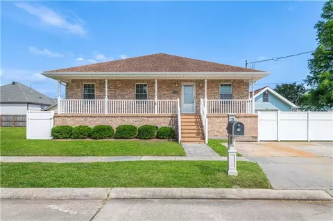 3409 Volpe Dr, Chalmette, LA 70043