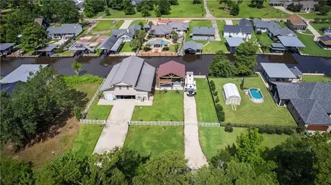 20591 Swamp Dr, Springfield, LA 70462