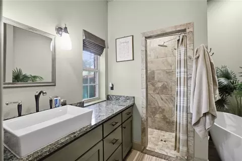 Bath - 30700 Blue Wing Cres, Springfield, LA 70462 photo 1 of 4