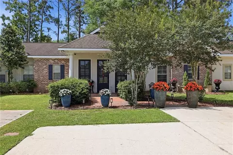 Exterior - 30700 Blue Wing Cres, Springfield, LA 70462 photo 2 of 6