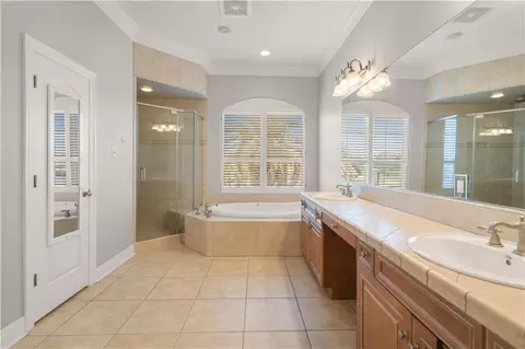 Bath - 1605 Vela Cv, Slidell, LA 70458 photo 2 of 4