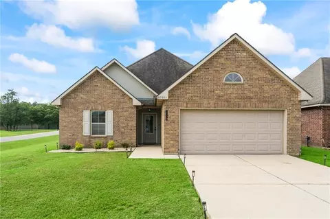 69001 Taverny Ct, Madisonville, LA 70447