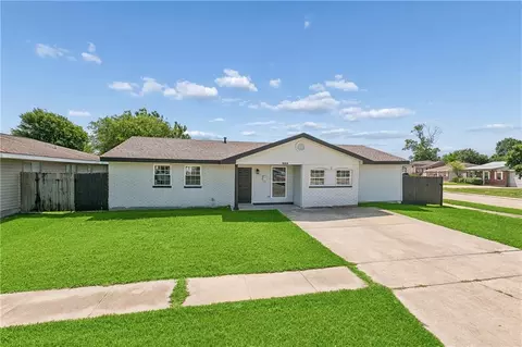 669 Taylorbrook Dr, Gretna, LA 70056