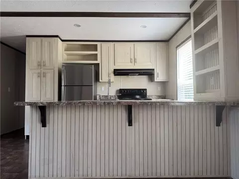 Kitchen - 29520 Lindas Haven Rd, Springfield, LA 70462 photo 4 of 4