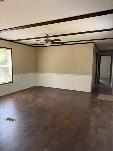 Living - 29520 Lindas Haven Rd, Springfield, LA 70462 photo 1 of 2