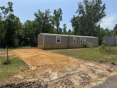 Exterior - 29520 Lindas Haven Rd, Springfield, LA 70462 photo 2 of 6
