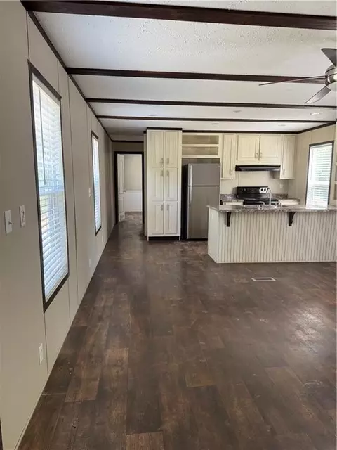 Entry Way - 29520 Lindas Haven Rd, Springfield, LA 70462 photo 1 of 6