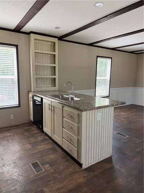Kitchen - 29520 Lindas Haven Rd, Springfield, LA 70462 photo 1 of 4