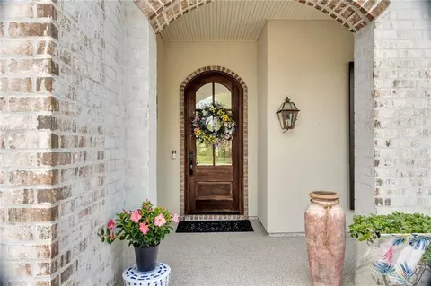 Entry Way - 305 Nicklaus Dr, Slidell, LA 70458 photo 1 of 5
