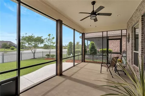 Exterior - 305 Nicklaus Dr, Slidell, LA 70458 photo 6 of 10