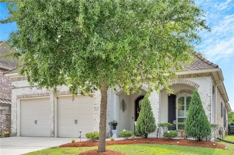 305 Nicklaus Dr, Slidell, LA 70458