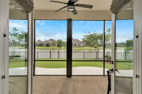 Exterior - 305 Nicklaus Dr, Slidell, LA 70458 photo 4 of 10