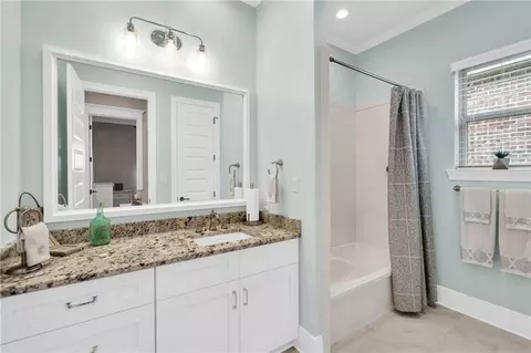 Bath - 305 Nicklaus Dr, Slidell, LA 70458 photo 3 of 5