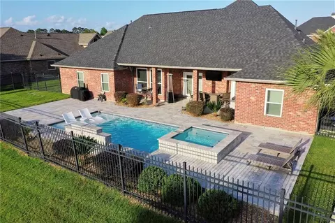 Exterior - 249 Masters Point Ct, Slidell, LA 70458 photo 9 of 11