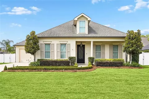112 Primrose Dr, Belle Chasse, LA 70037