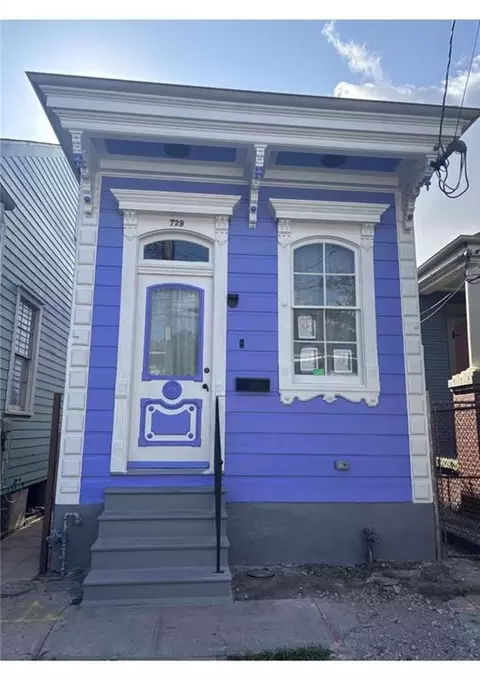 729 Lesseps St, New Orleans, LA 70117
