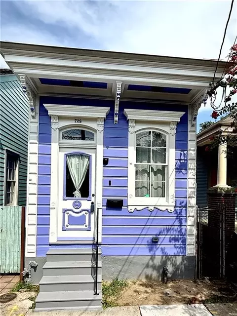 729 Lesseps St, New Orleans, LA 70117
