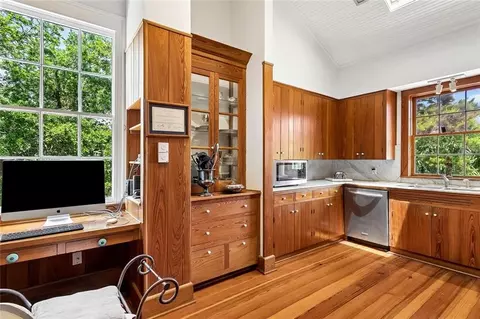 Kitchen - 1815 Lakeshore Dr, Mandeville, LA 70448 photo 2 of 2