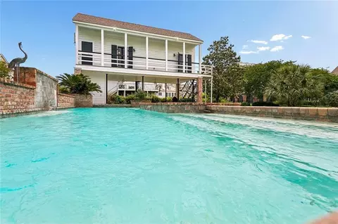 Exterior - 1815 Lakeshore Dr, Mandeville, LA 70448 photo 10 of 12