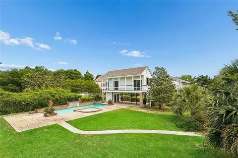 Exterior - 1815 Lakeshore Dr, Mandeville, LA 70448 photo 12 of 12
