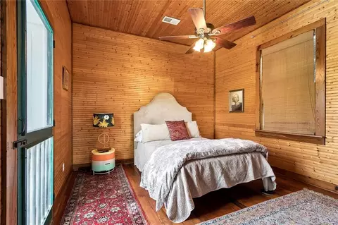 Bedroom - 1815 Lakeshore Dr, Mandeville, LA 70448 photo 3 of 3