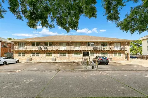 812 Martin Behrman Ave #D, Metairie, LA 70005