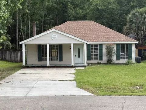 2236 Labarre St, Mandeville, LA 70448