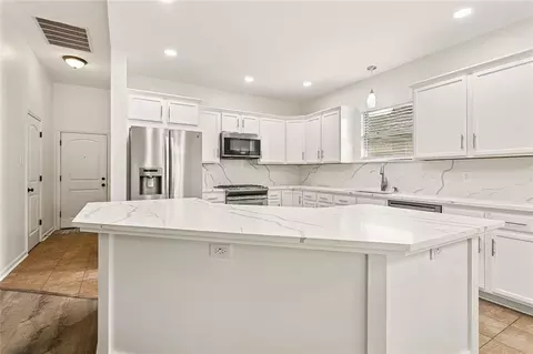 Kitchen - 728 Fairfield Loop, Slidell, LA 70458 photo 1 of 3