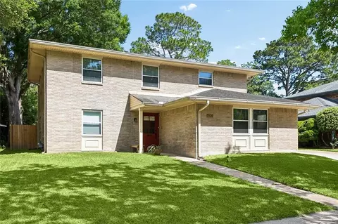 2524 Danbury Dr, New Orleans, LA 70131