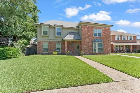 24 Yosemite Dr, New Orleans, LA 70131