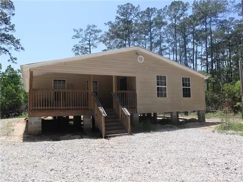 27420 Sampson St, Lacombe, LA 70445