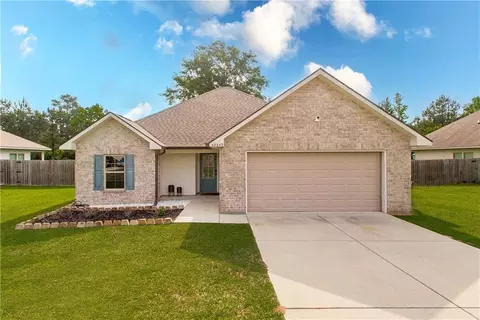 48242 Labonte Ln, Tickfaw, LA 70466