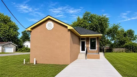 1337 Charbonnet St, New Orleans, LA 70117